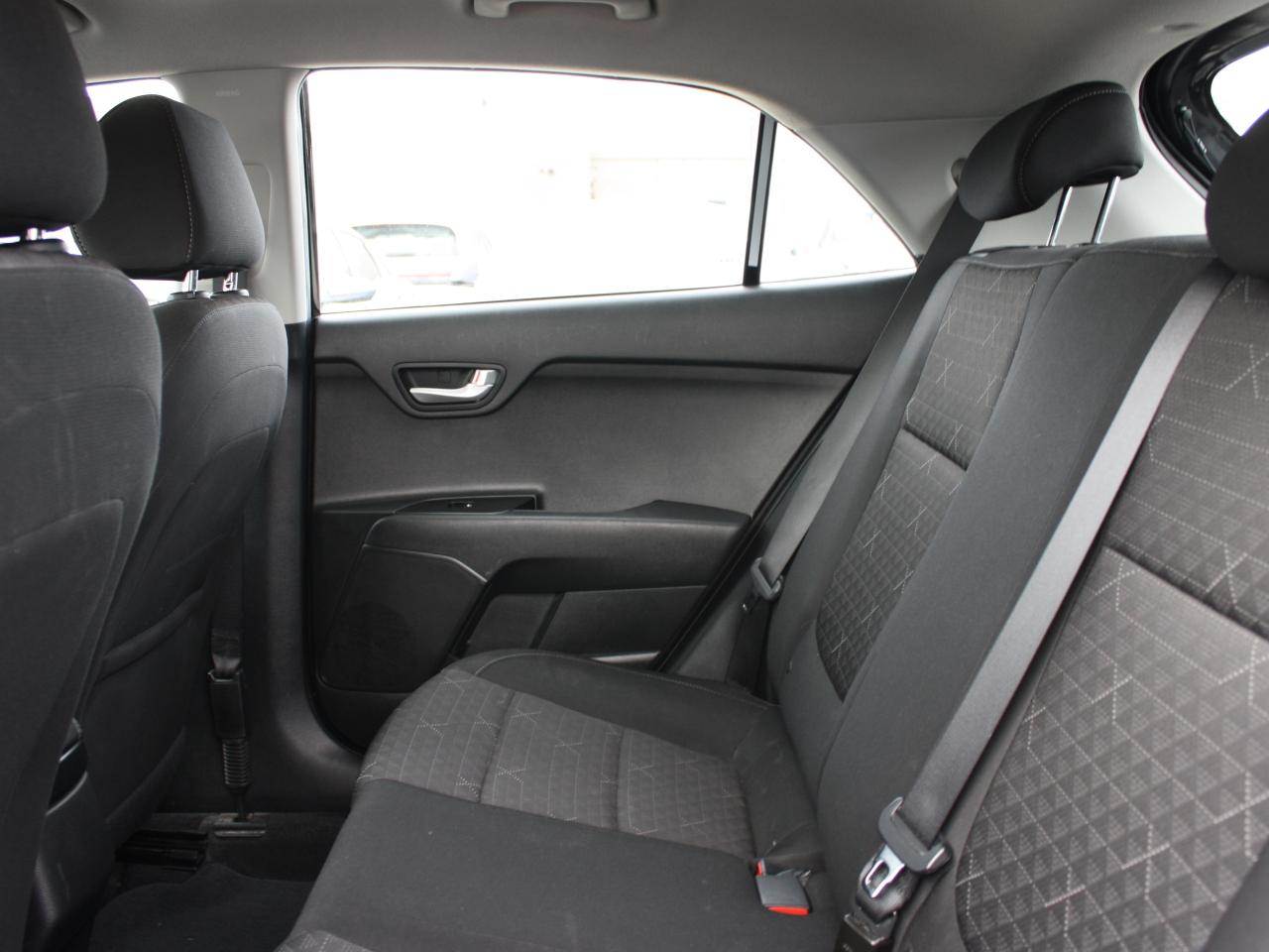 2023 Kia Rio 5-door LX+ / Heated Seats / Backup Camera / Bluetooth Photo