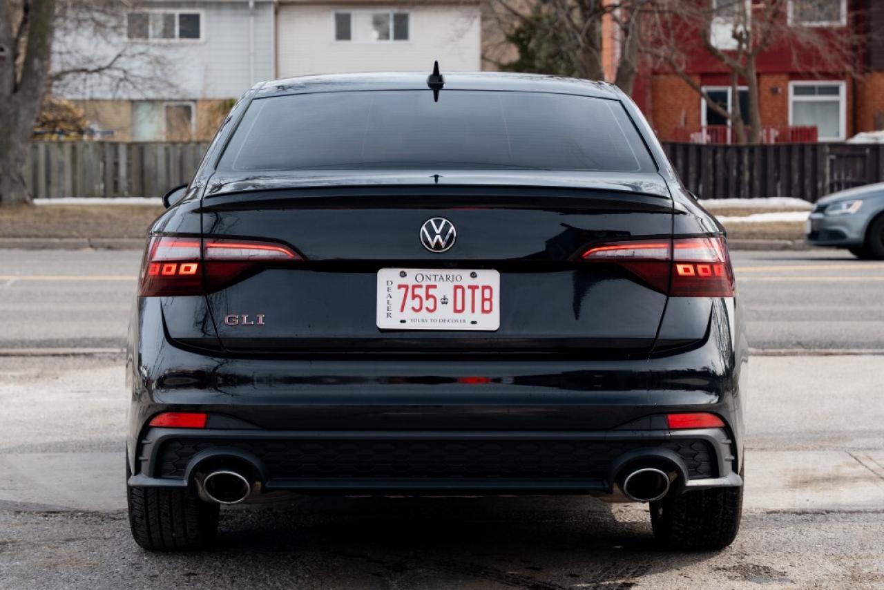 2024 Volkswagen Jetta GLI 2.0T GLI - Manual - 40th Anniversary Edition Photo3
