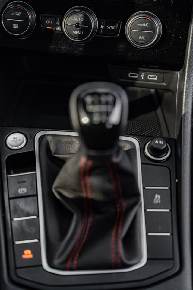 2024 Volkswagen Jetta GLI 2.0T GLI - Manual - 40th Anniversary Edition Photo
