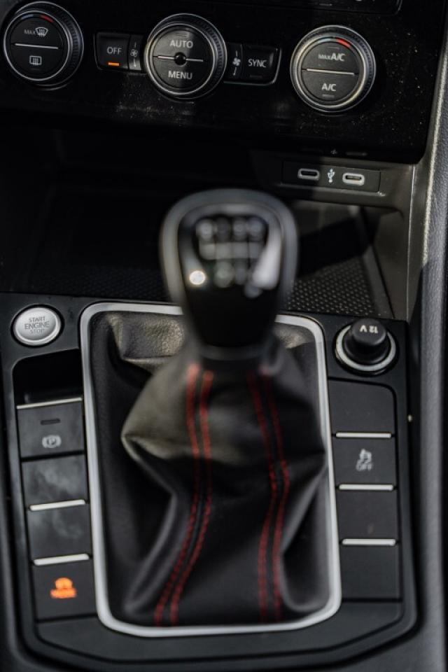 2024 Volkswagen Jetta GLI 2.0T GLI - Manual - 40th Anniversary Edition Photo