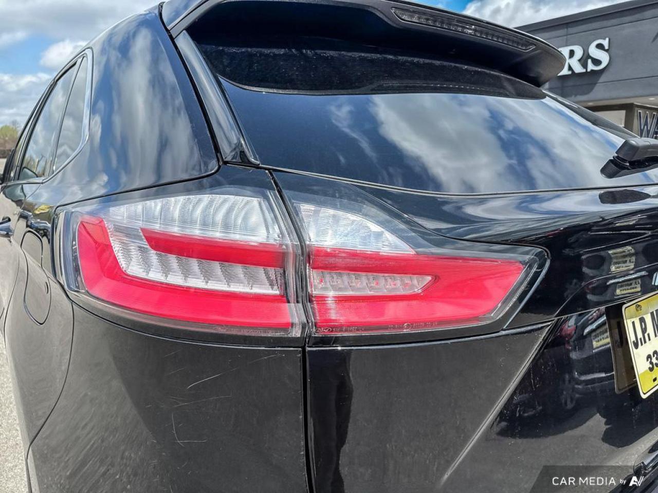 2023 Ford Edge Titanium BACKUP CAM   BLUETOOTH   HTD SEATS   KEYL Photo