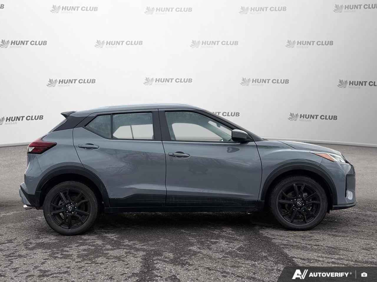2023 Nissan Kicks SV Photo