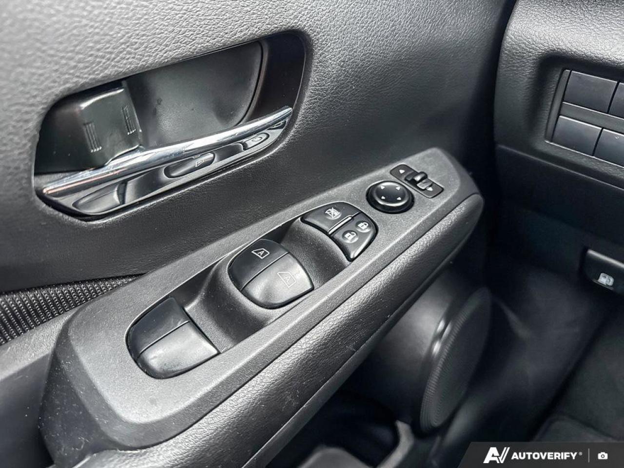 2023 Nissan Kicks SV Photo