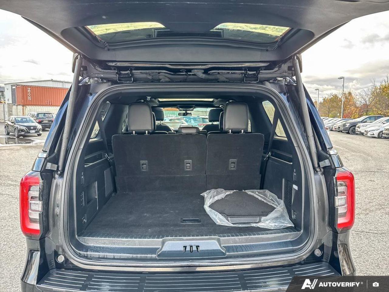 2023 Ford Expedition Limited MAX Photo