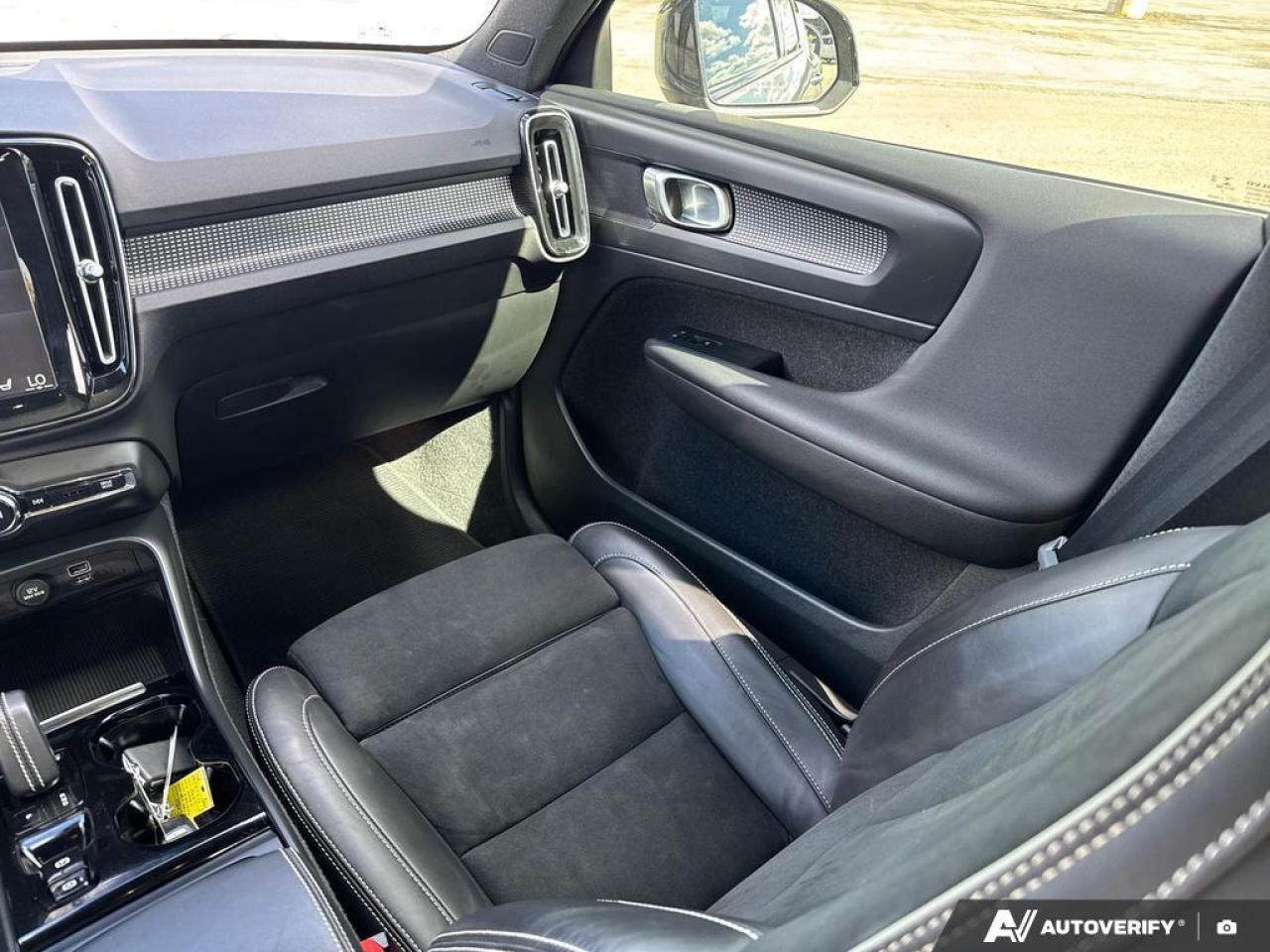 2021 Volvo XC40 T5 R-Design BACKUP CAM   BLUETOOTH   HTD SEATS   K Photo