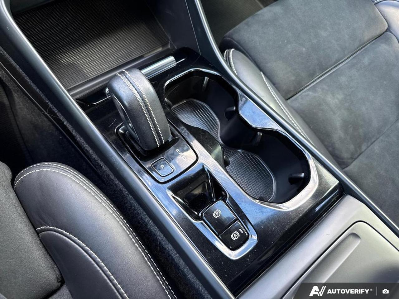 2021 Volvo XC40 T5 R-Design BACKUP CAM   BLUETOOTH   HTD SEATS   K Photo