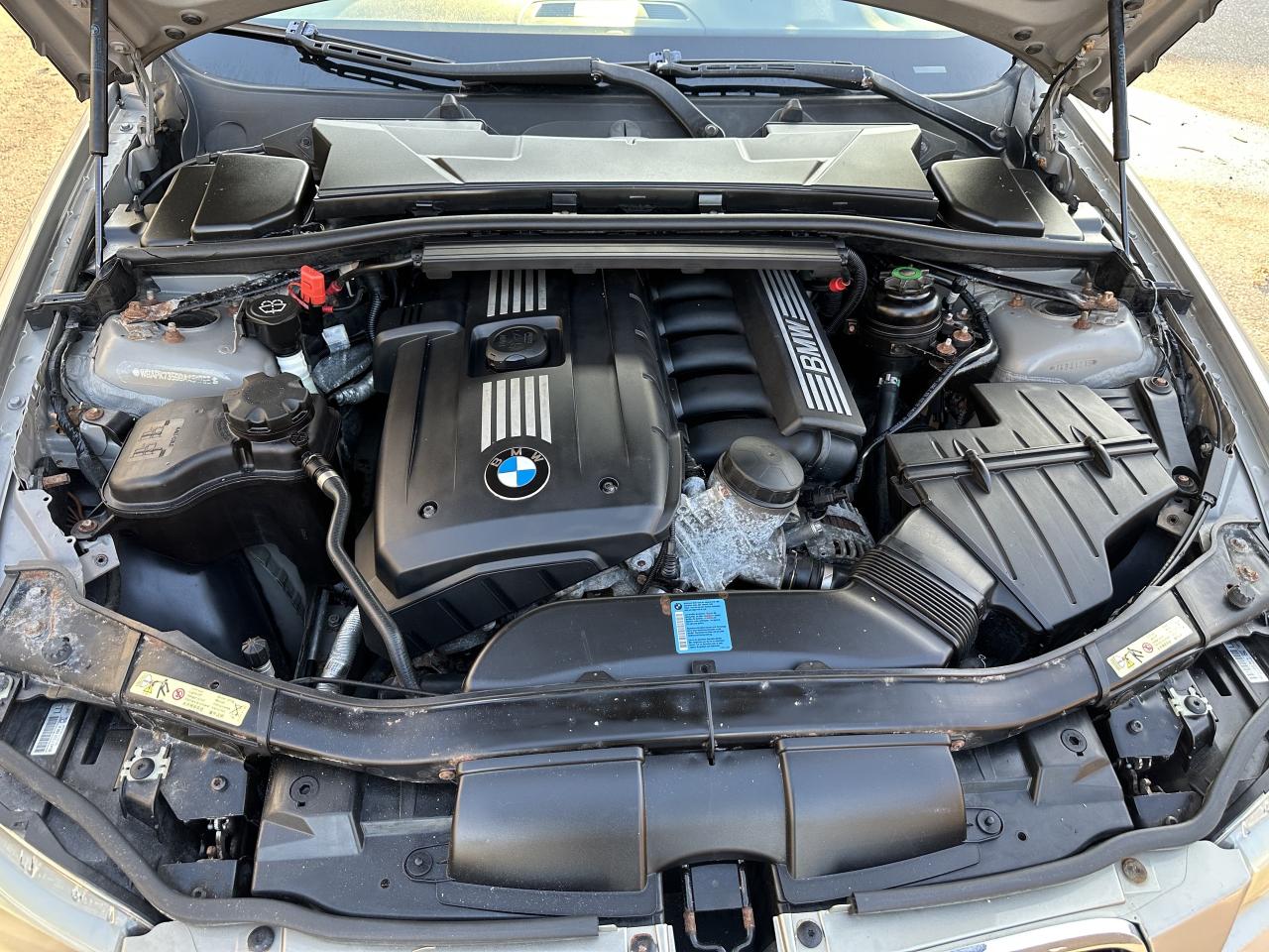 2009 BMW 3 Series 328i X DRIVE PREM PACK HTD SEATS SUNROOF FINANCING Photo