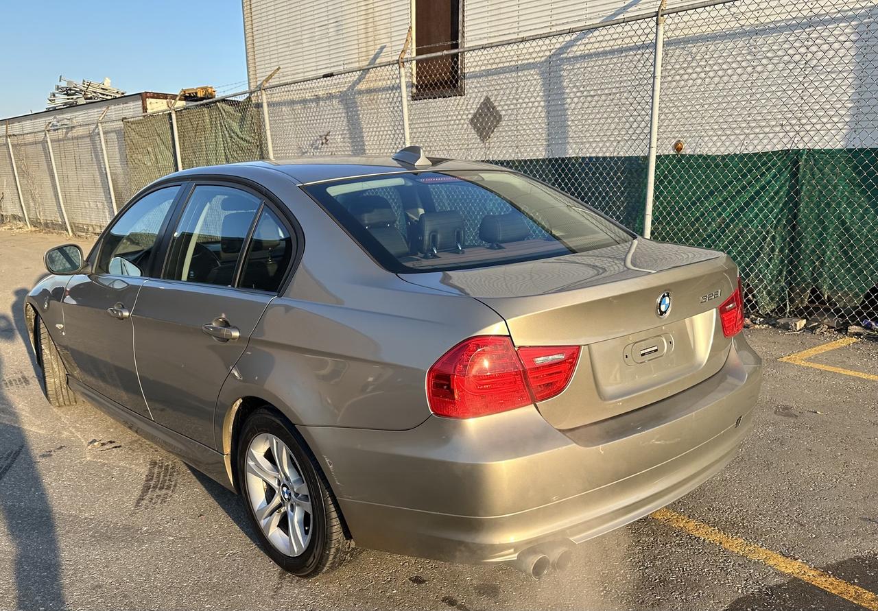 2009 BMW 3 Series 328i X DRIVE PREM PACK HTD SEATS SUNROOF FINANCING Photo