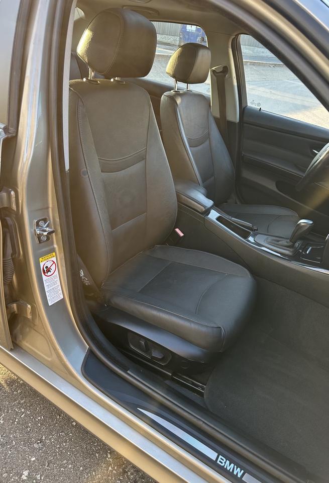 2009 BMW 3 Series 328i X DRIVE PREM PACK HTD SEATS SUNROOF FINANCING Photo