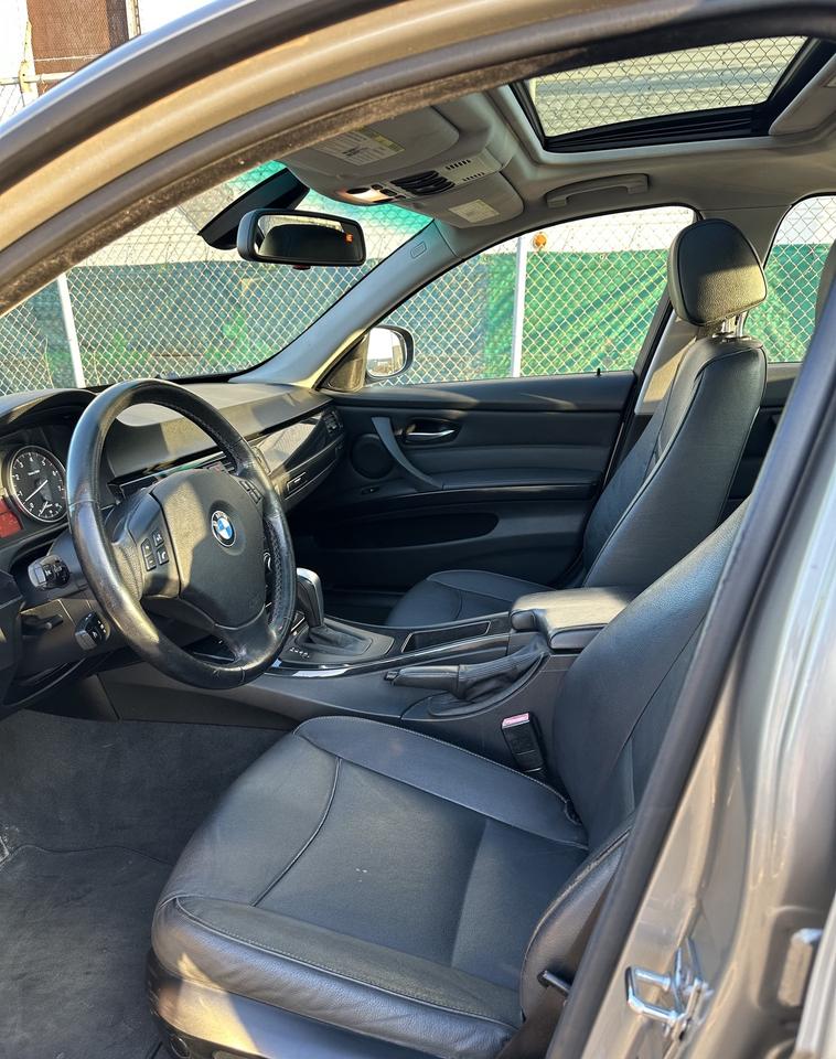 2009 BMW 3 Series 328i X DRIVE PREM PACK HTD SEATS SUNROOF FINANCING Photo