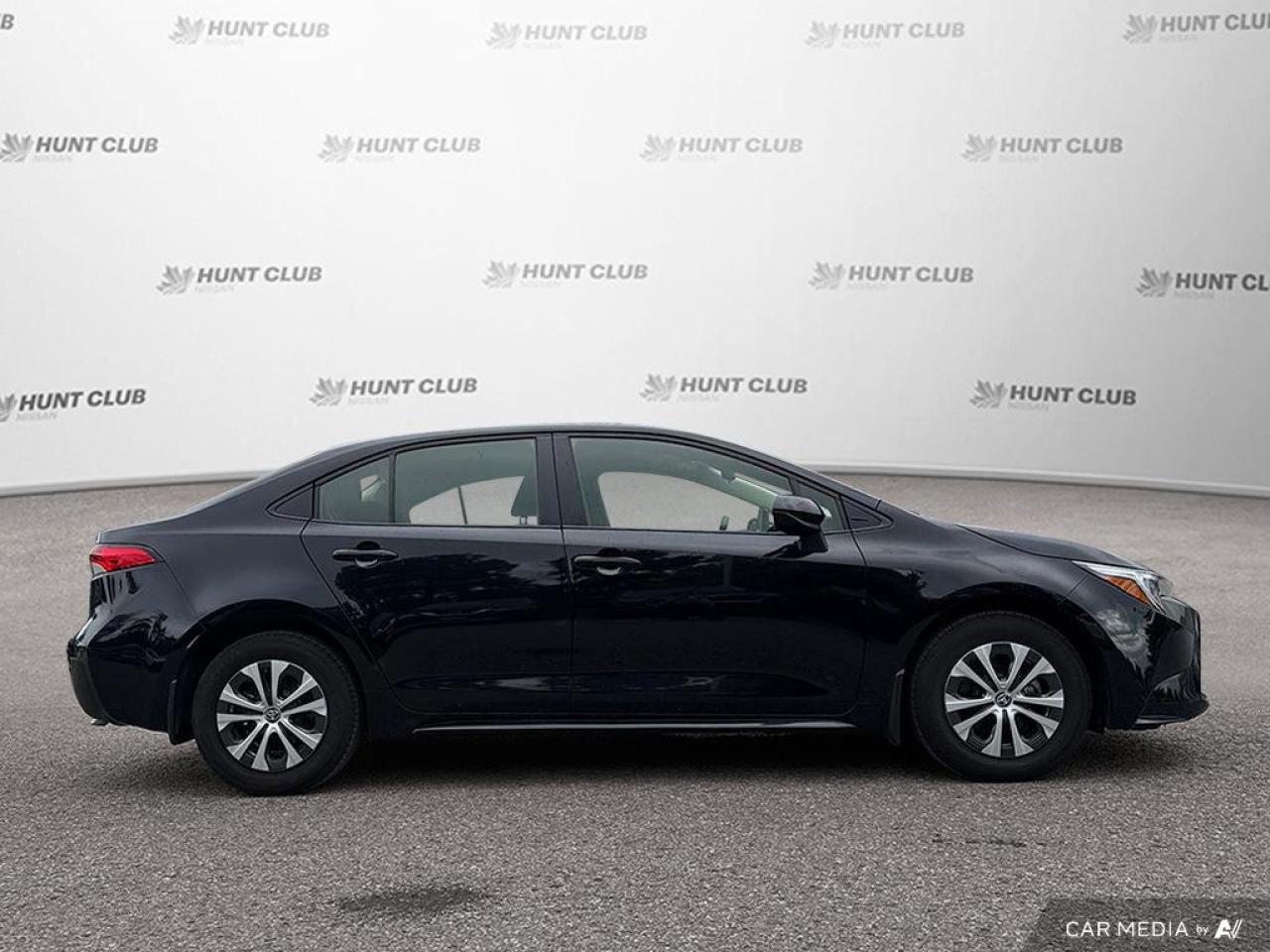 2023 Toyota Corolla Hybrid LE Photo