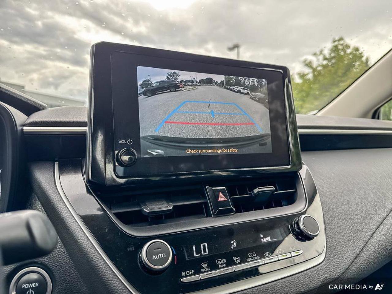 2023 Toyota Corolla Hybrid LE Photo