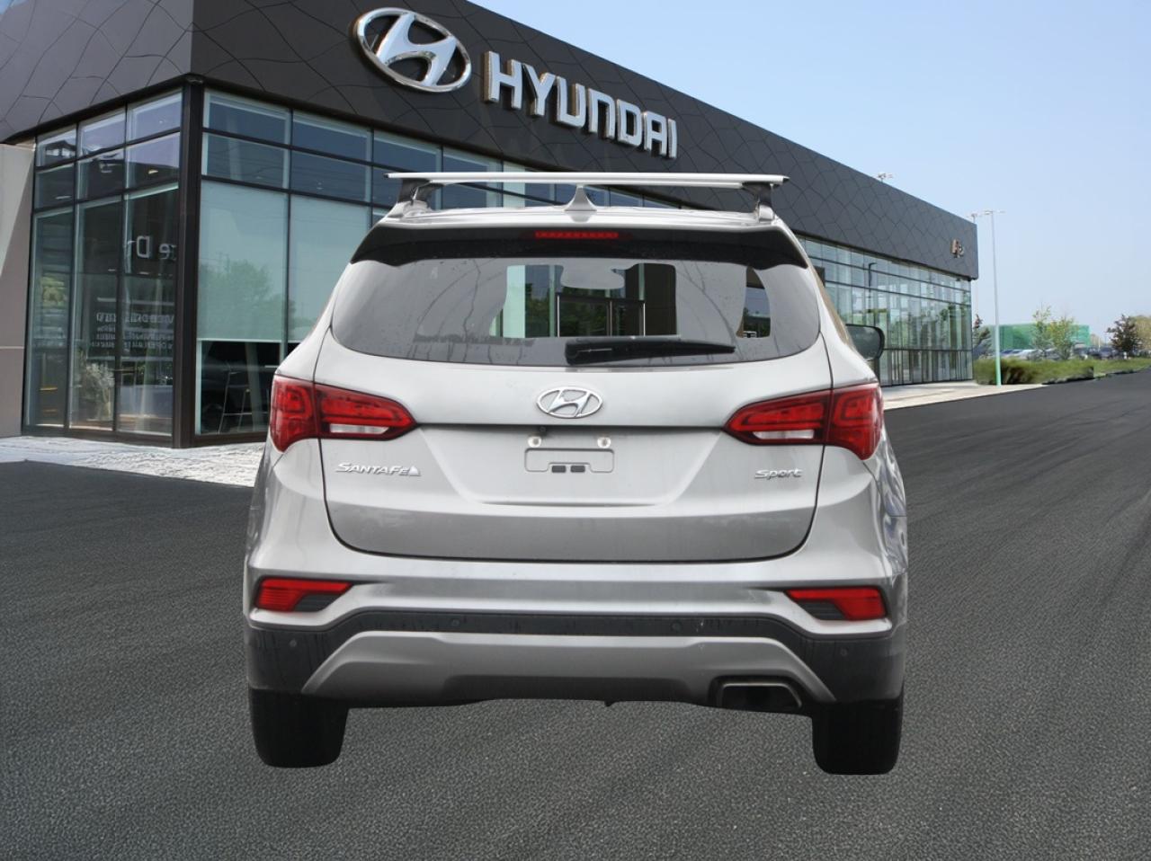 2018 Hyundai Santa Fe Sport 2.4 Premium / Heated Seats / Blind Spot / Camera Photo