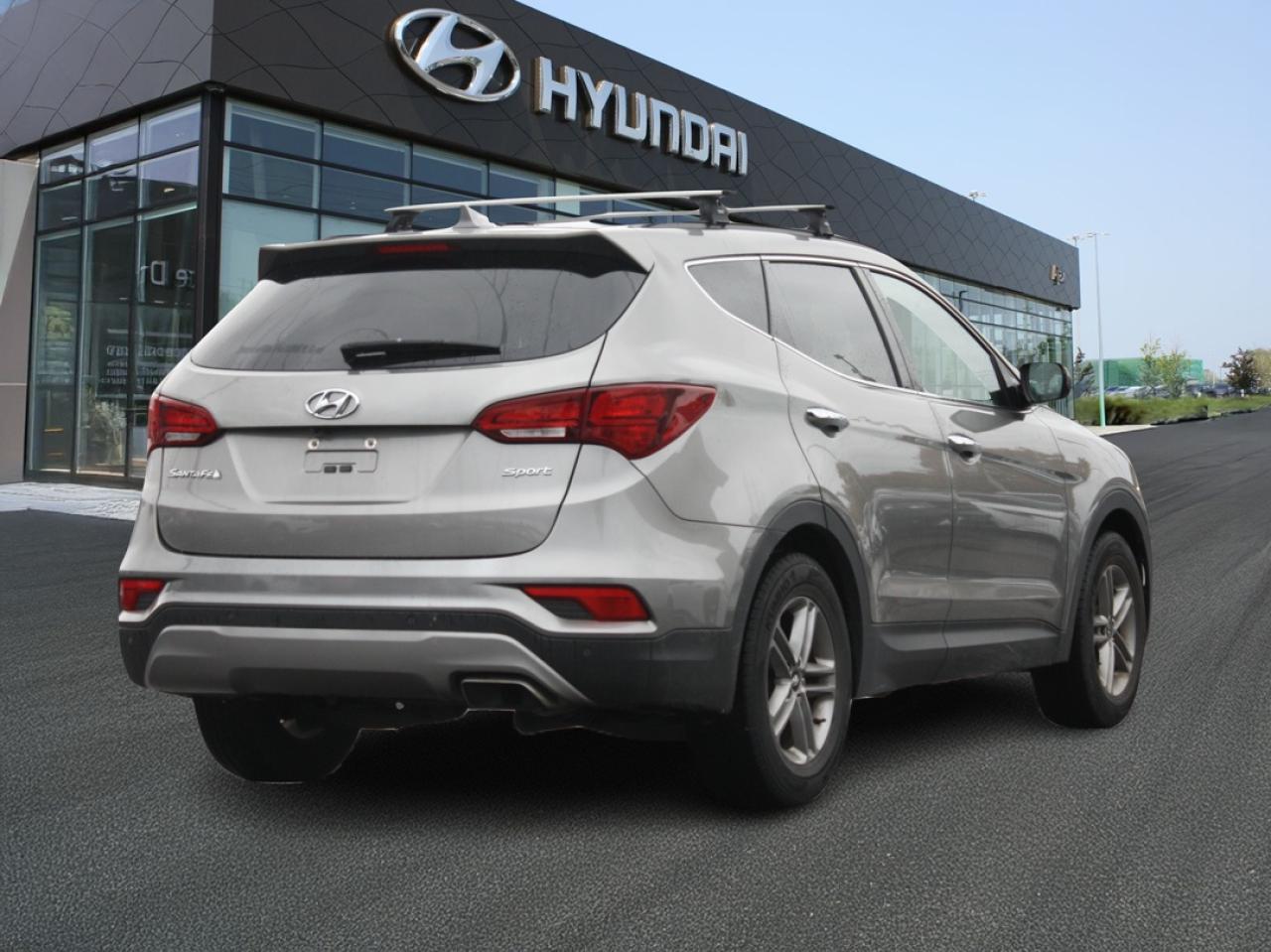 2018 Hyundai Santa Fe Sport 2.4 Premium / Heated Seats / Blind Spot / Camera Photo