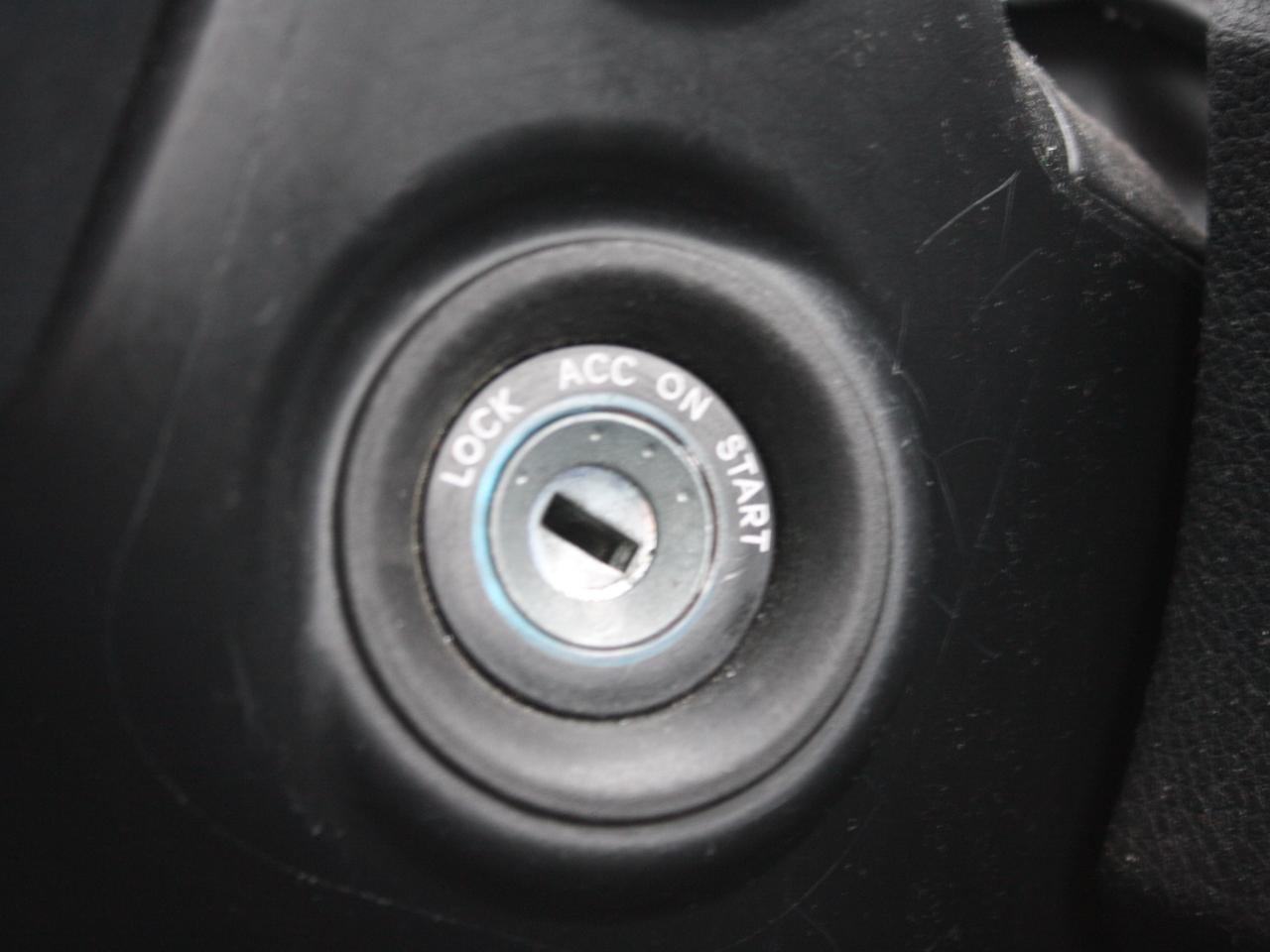 2018 Hyundai Santa Fe Sport 2.4 Premium / Heated Seats / Blind Spot / Camera Photo