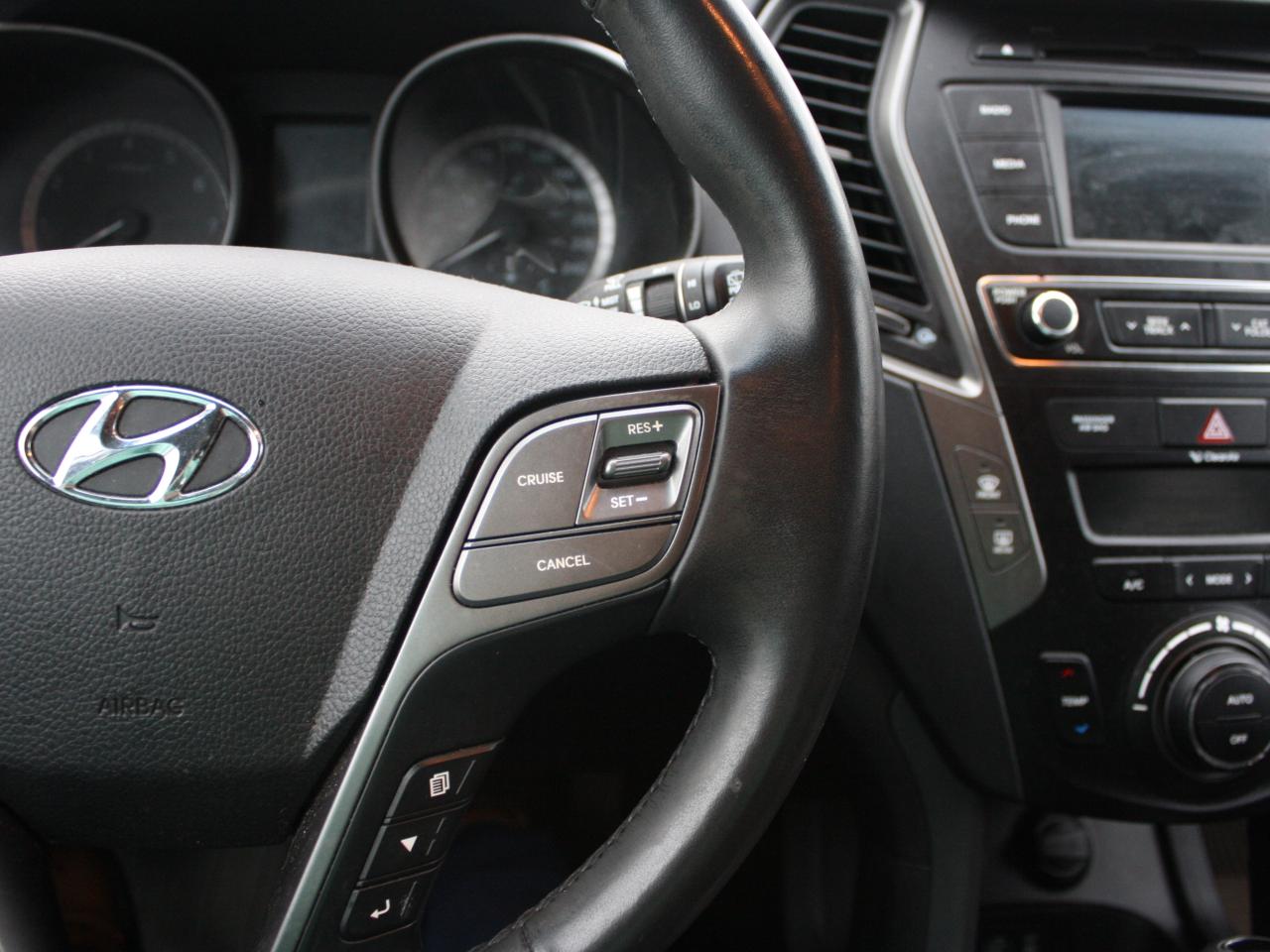 2018 Hyundai Santa Fe Sport 2.4 Premium / Heated Seats / Blind Spot / Camera Photo