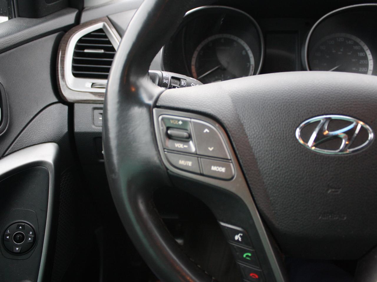 2018 Hyundai Santa Fe Sport 2.4 Premium / Heated Seats / Blind Spot / Camera Photo