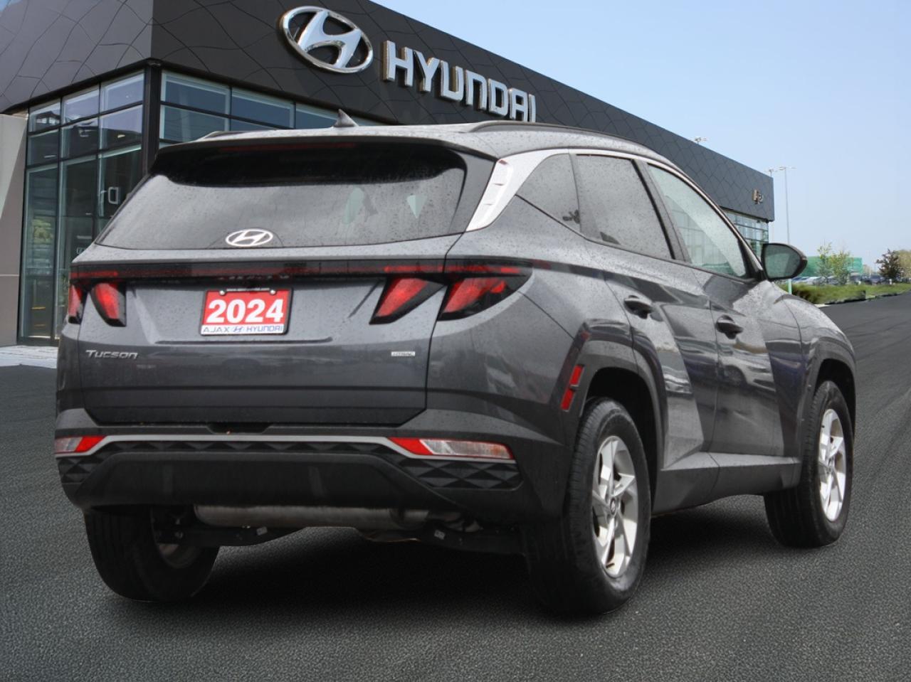 2024 Hyundai Tucson Preferred AWD / Heated Seats / Blind Spot / Camera Photo3