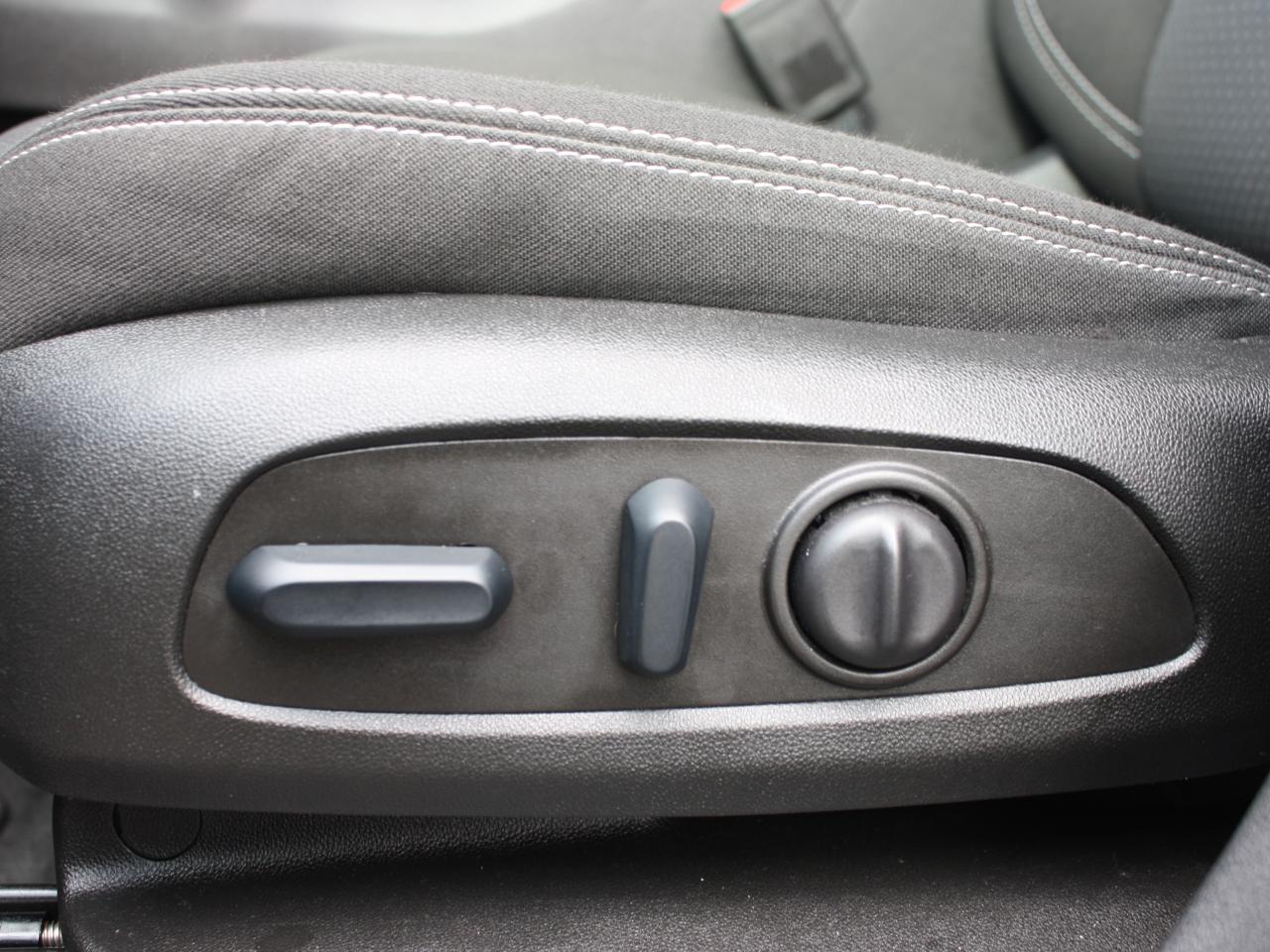 2024 GMC Terrain SLE AWD / Heated Seats / Power Tailgate / Nav Photo