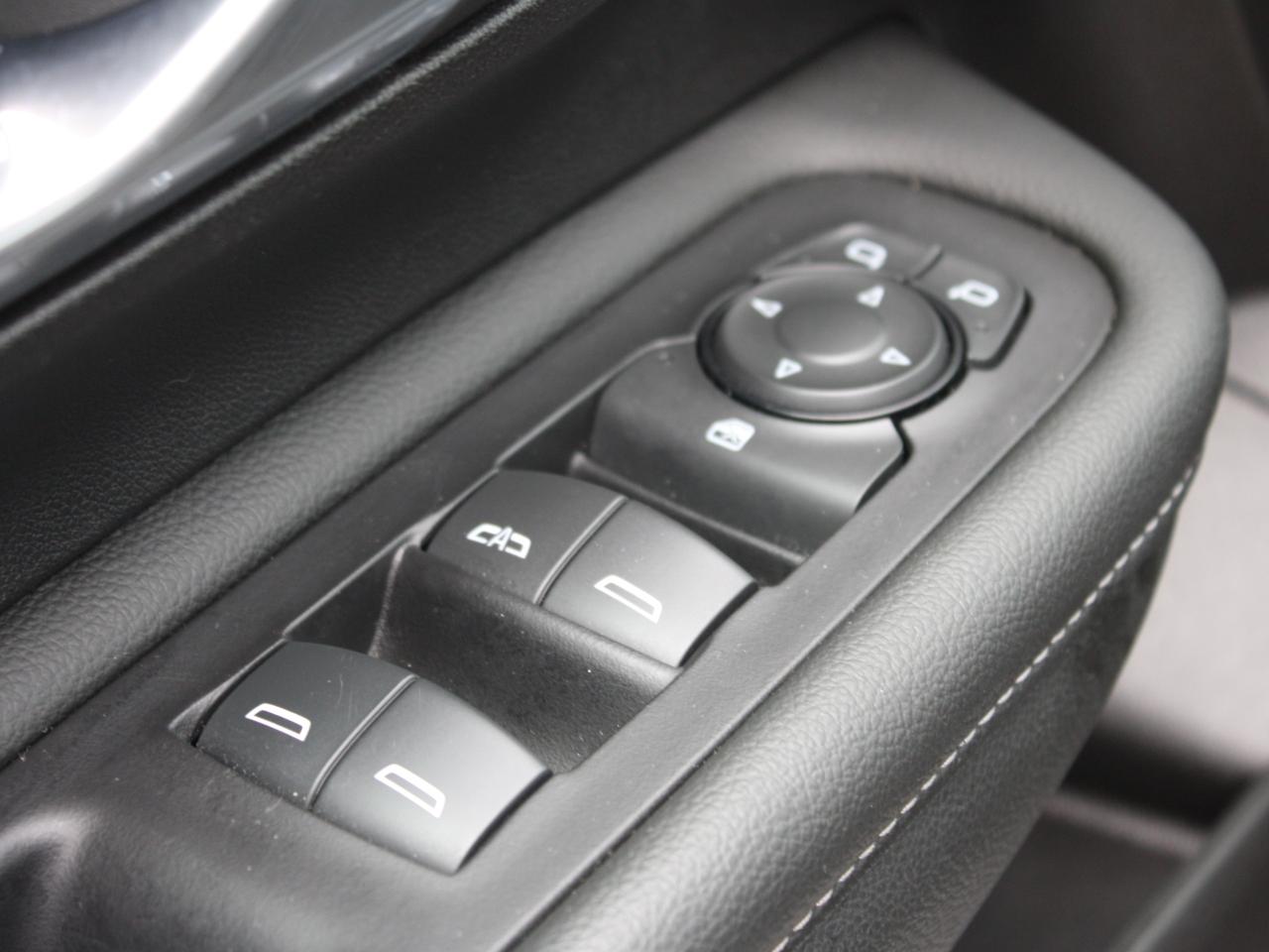 2024 GMC Terrain SLE AWD / Heated Seats / Power Tailgate / Nav Photo