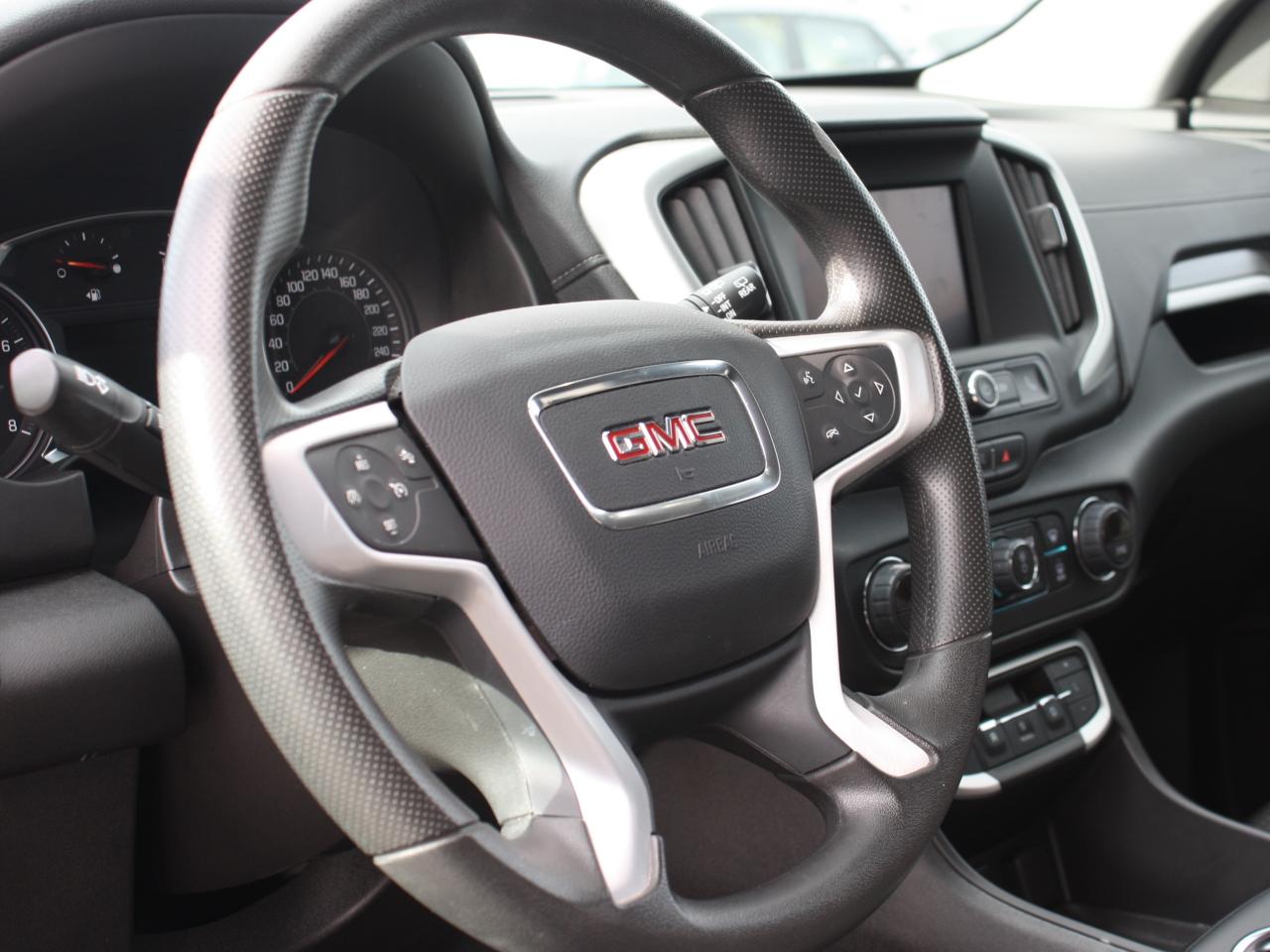 2024 GMC Terrain SLE AWD / Heated Seats / Power Tailgate / Nav Photo