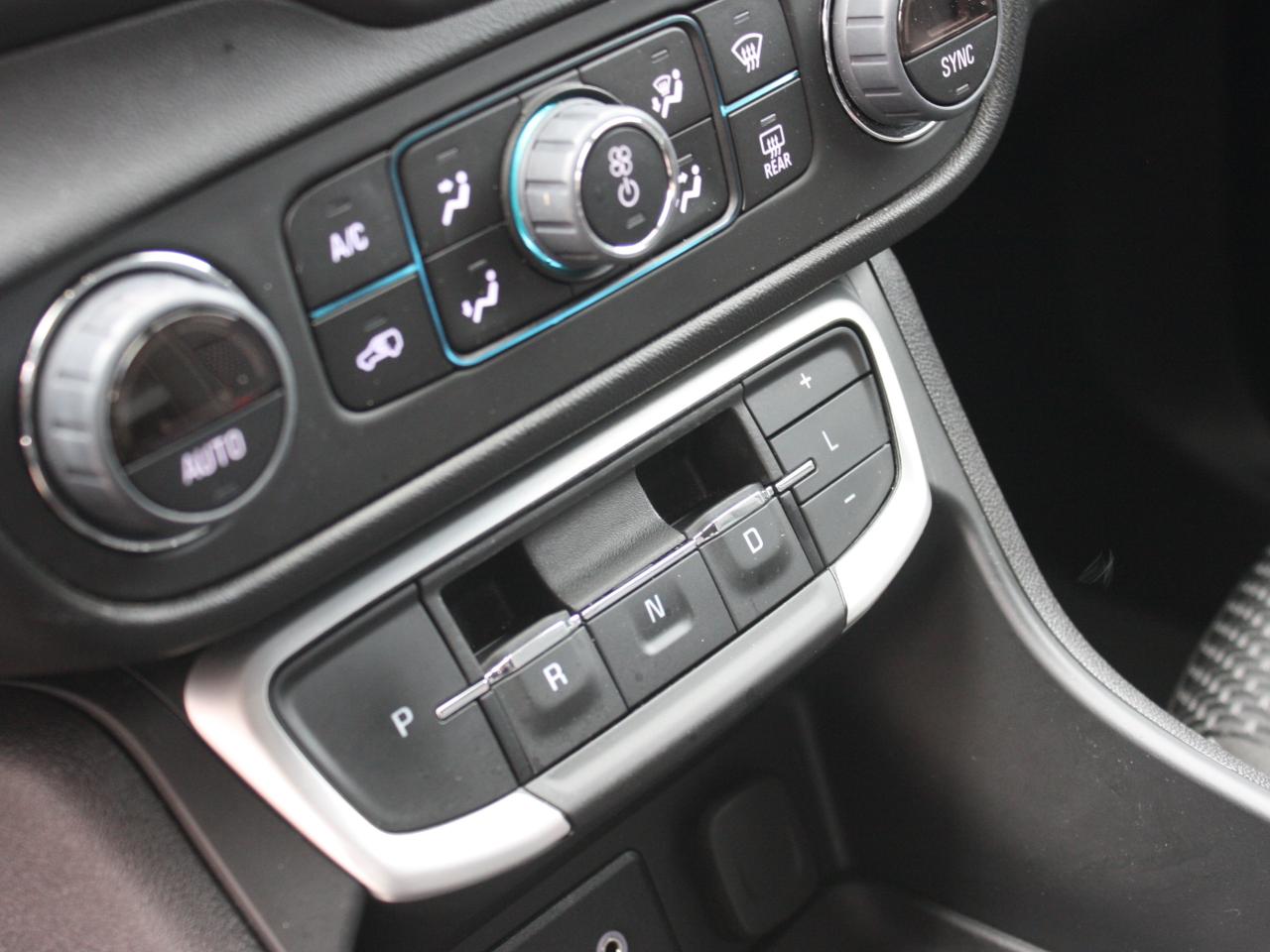 2024 GMC Terrain SLE AWD / Heated Seats / Power Tailgate / Nav Photo