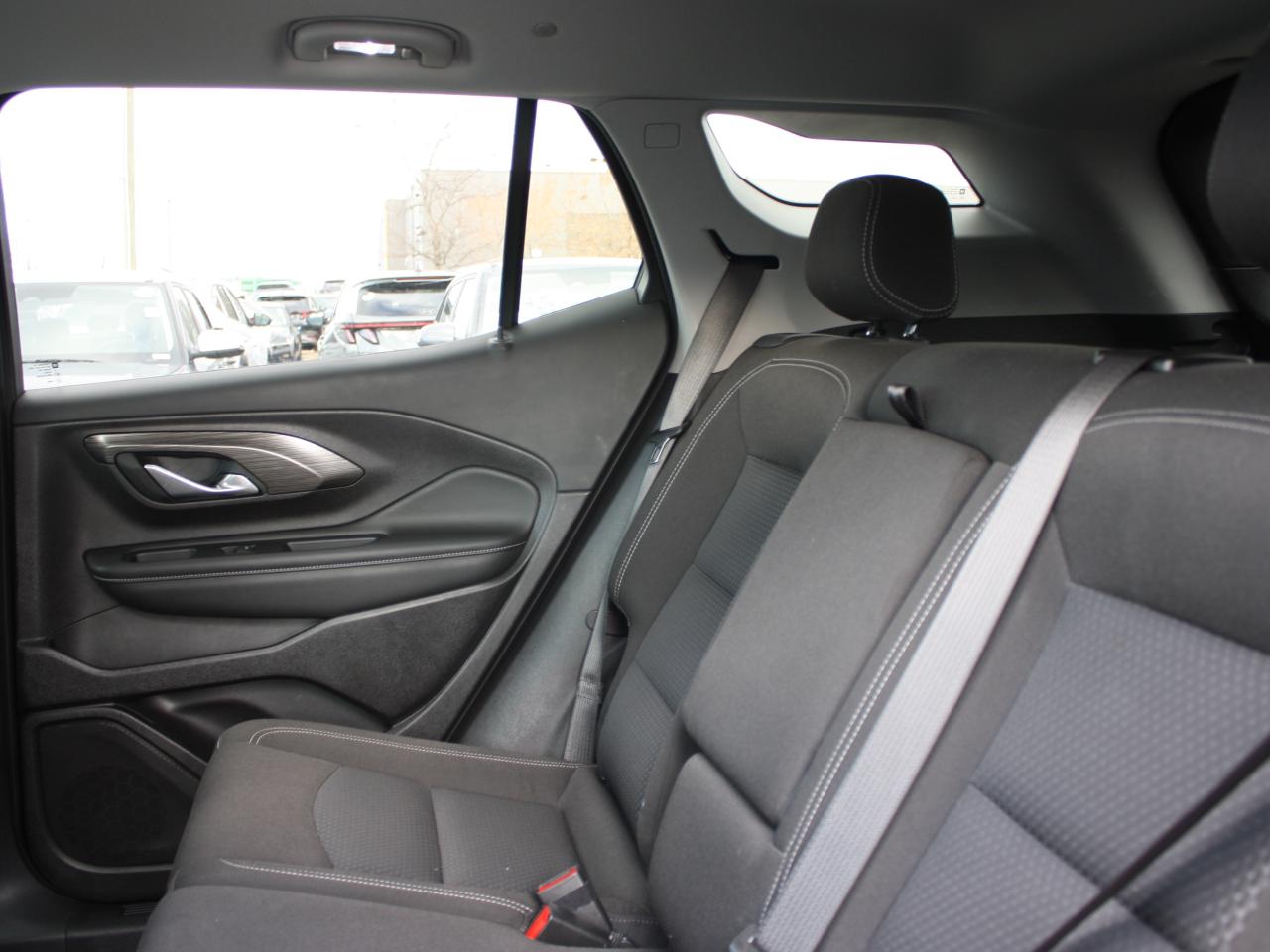 2024 GMC Terrain SLE AWD / Heated Seats / Power Tailgate / Nav Photo