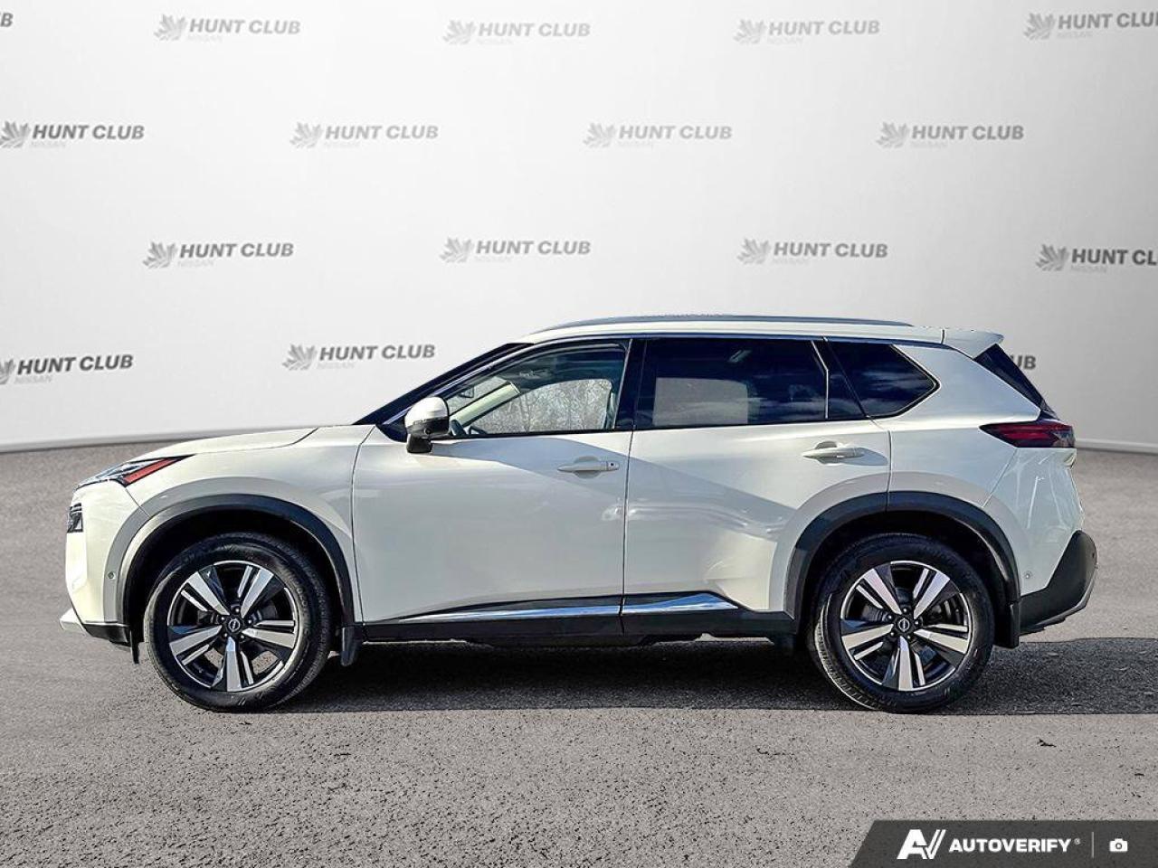 2023 Nissan Rogue Platinum Photo2