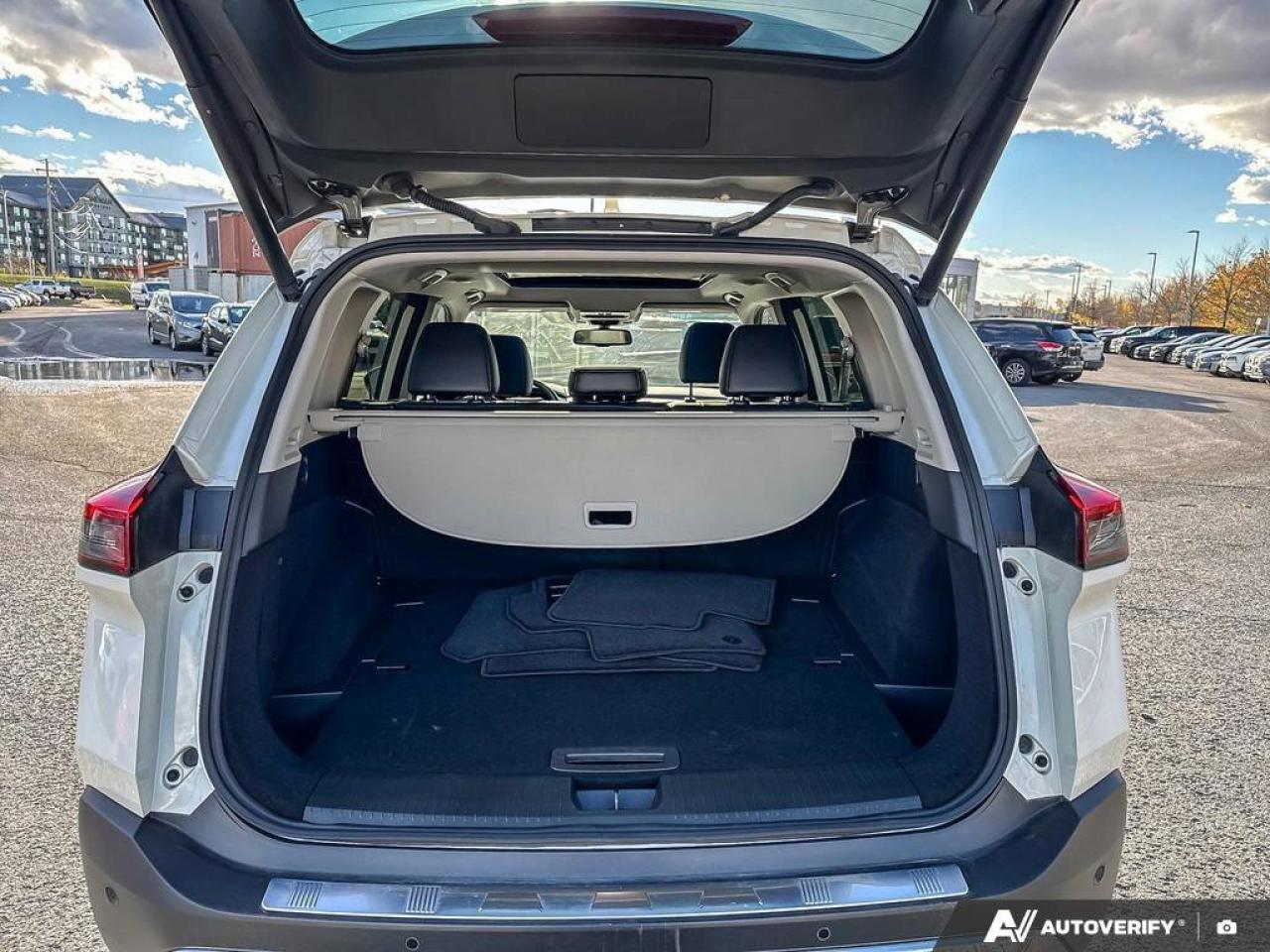 2023 Nissan Rogue Platinum Photo