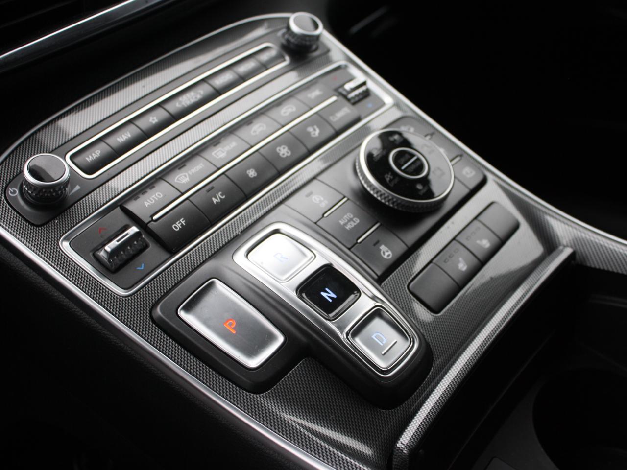 2023 Hyundai Santa Fe Preferred AWD / Heated Seats / Blind Spot / Camera Photo