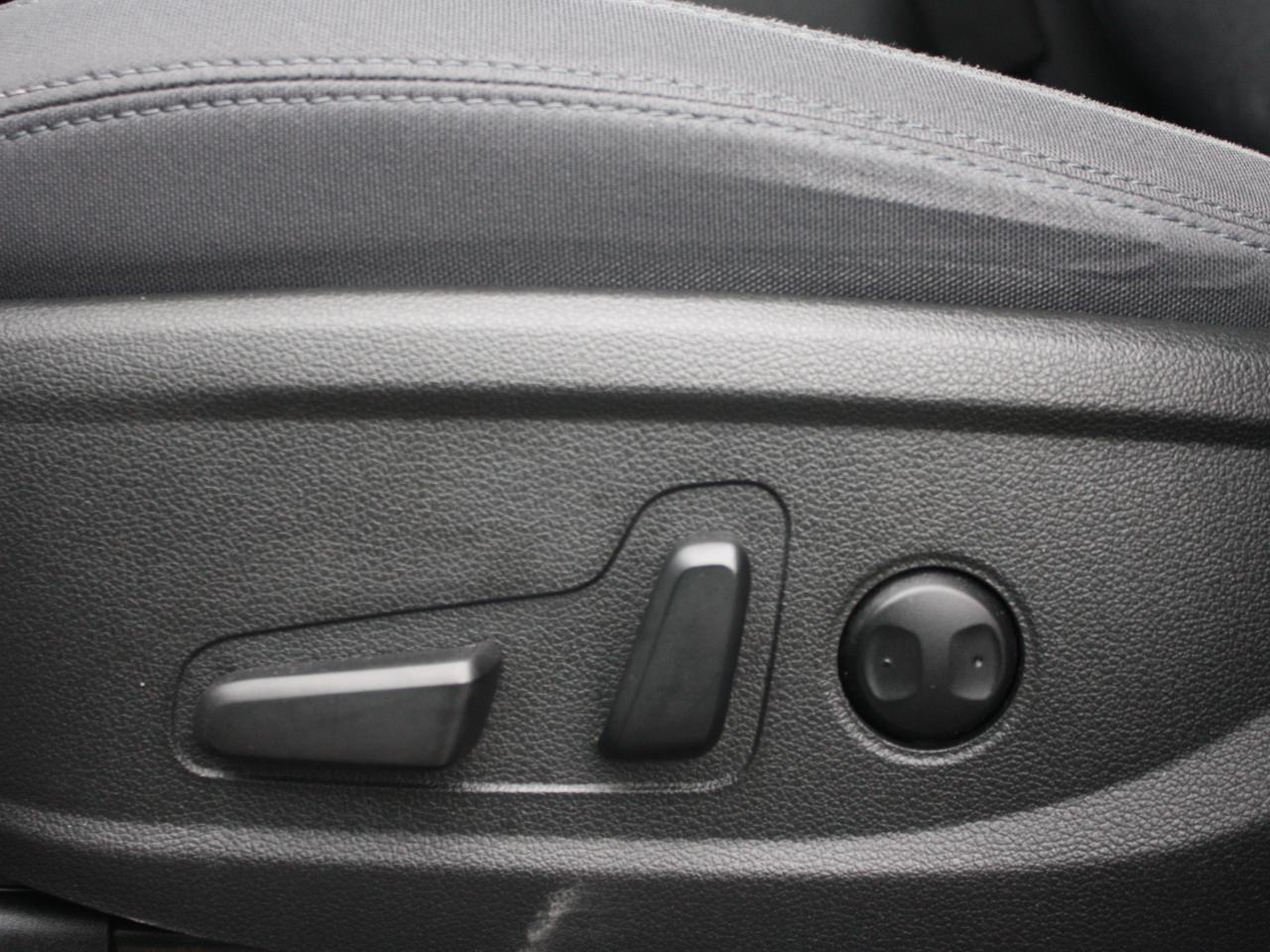 2023 Hyundai Santa Fe Preferred AWD / Heated Seats / Blind Spot / Camera Photo