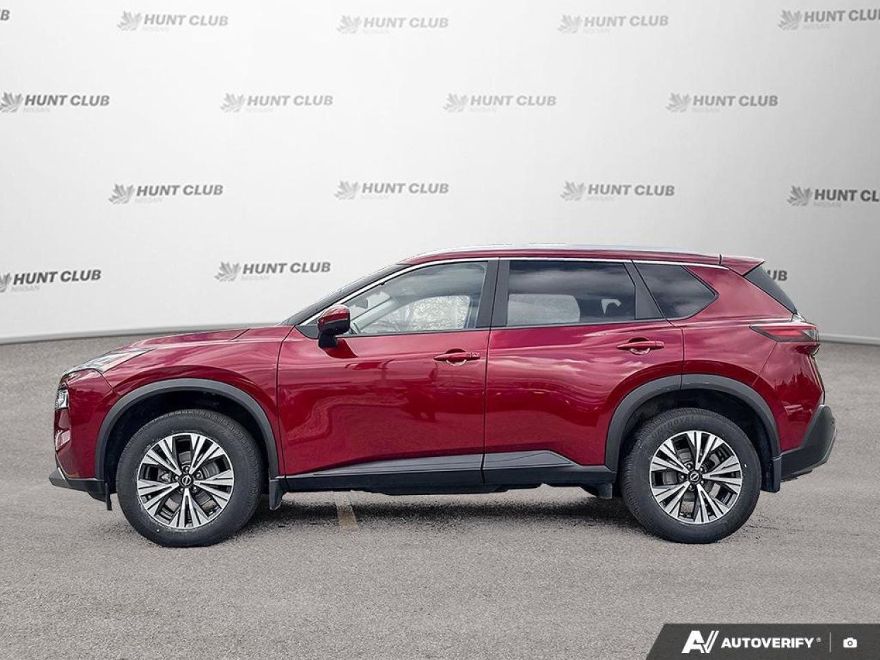 2022 Nissan Rogue SV Photo2