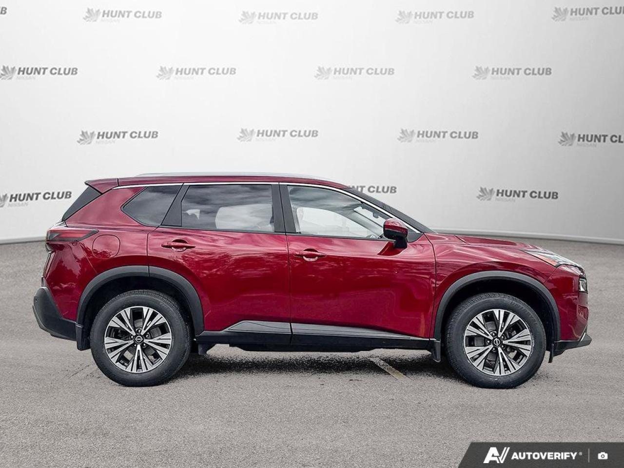 2022 Nissan Rogue SV Photo