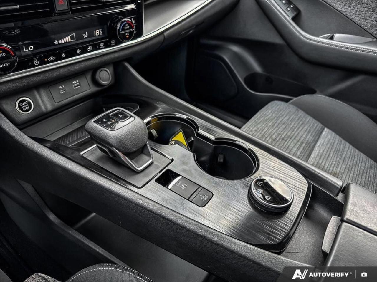 2022 Nissan Rogue SV Photo