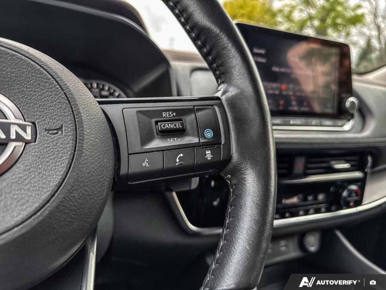 2022 Nissan Rogue SV Photo