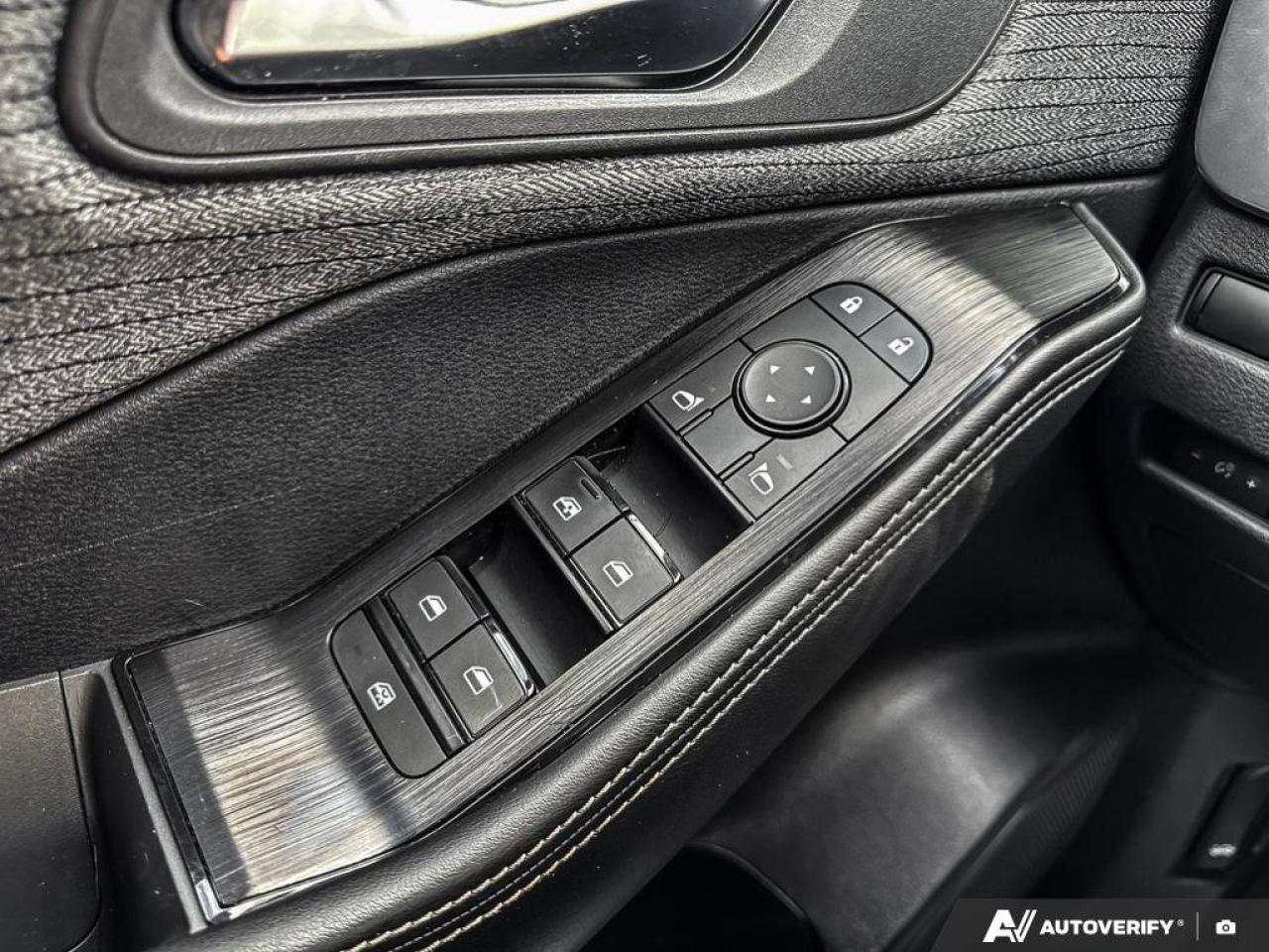 2022 Nissan Rogue SV Photo