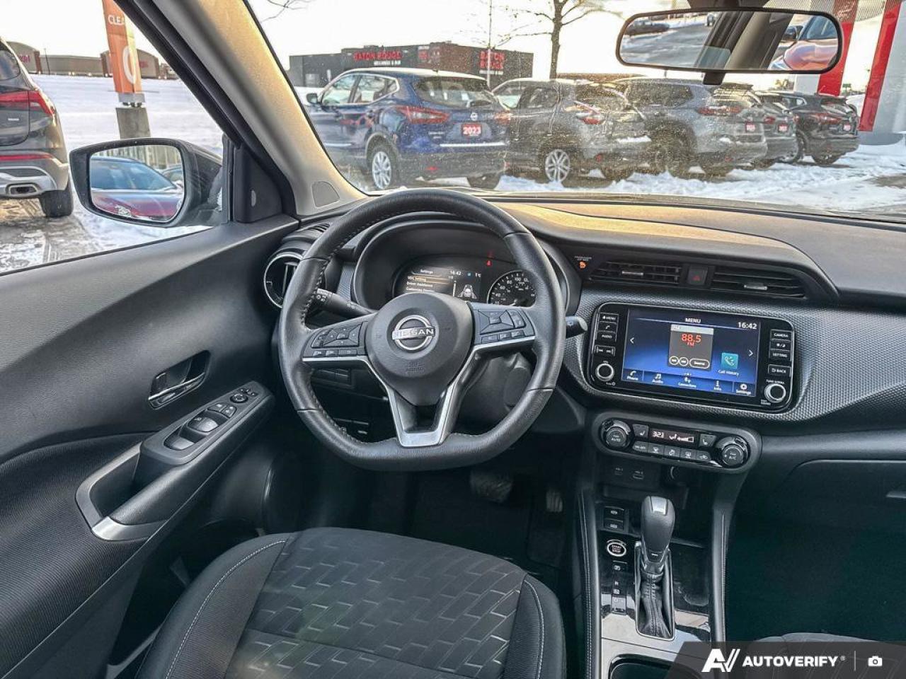 2023 Nissan Kicks SV Photo