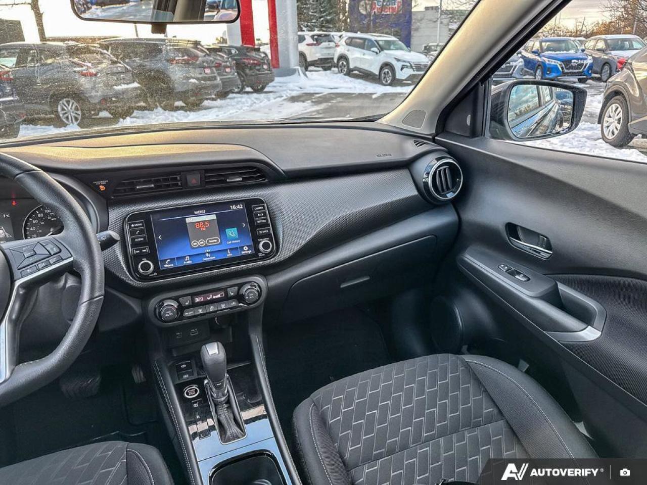 2023 Nissan Kicks SV Photo