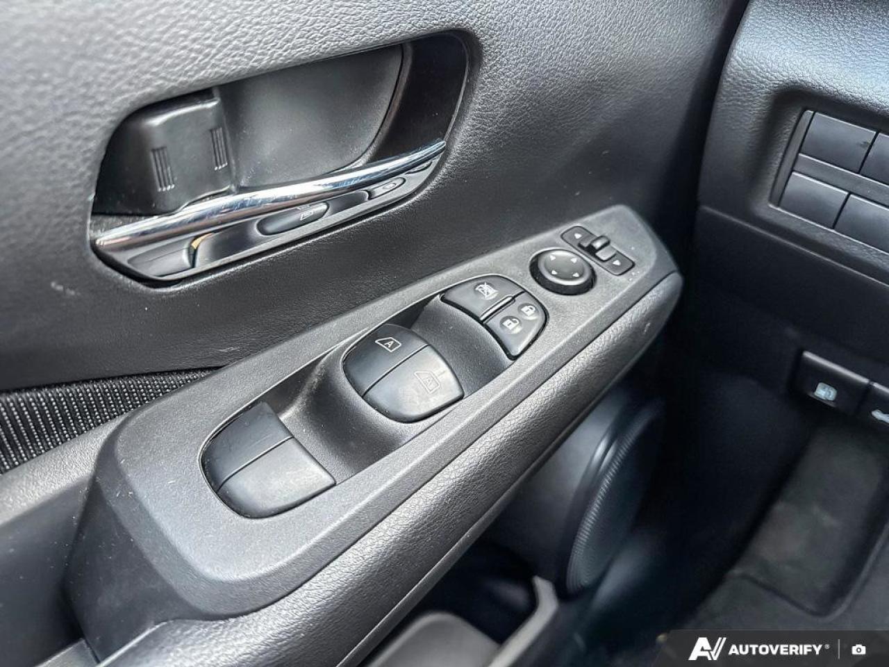 2023 Nissan Kicks SV Photo