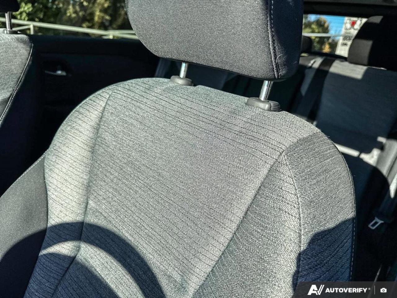 2023 Nissan Rogue SV Photo