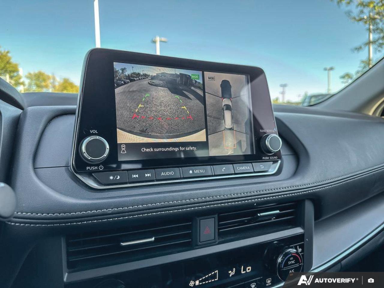 2023 Nissan Rogue SV Photo