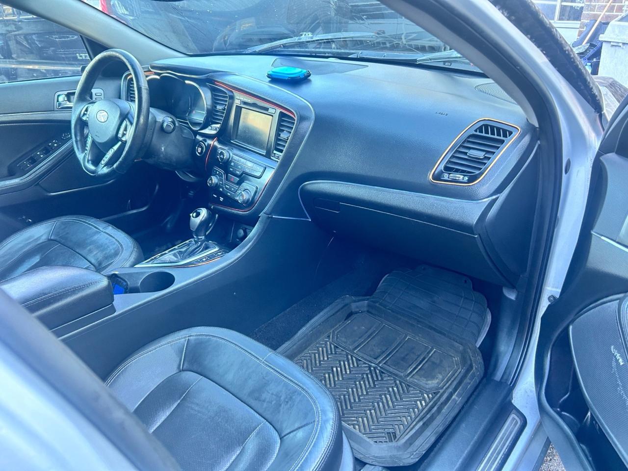 2011 Kia Optima 4dr Sdn Hybrid Photo2