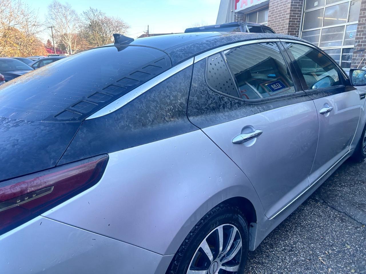 2011 Kia Optima 4dr Sdn Hybrid Photo4