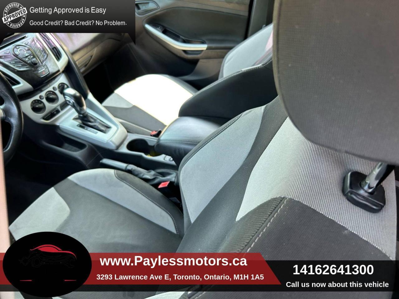 2012 Ford Focus 5DR HB SE Photo