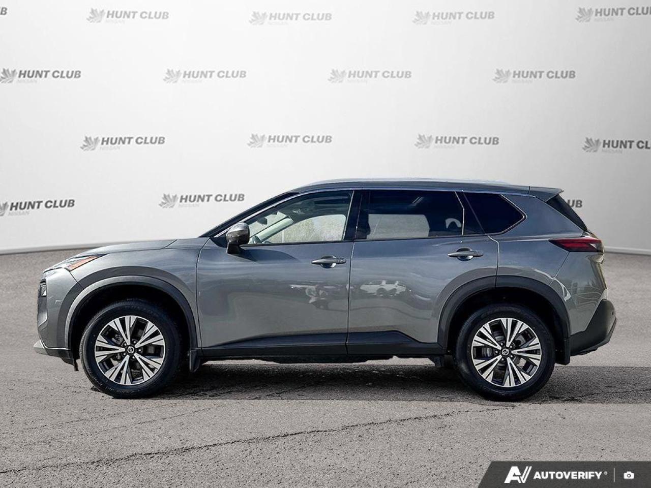 2021 Nissan Rogue SV Photo