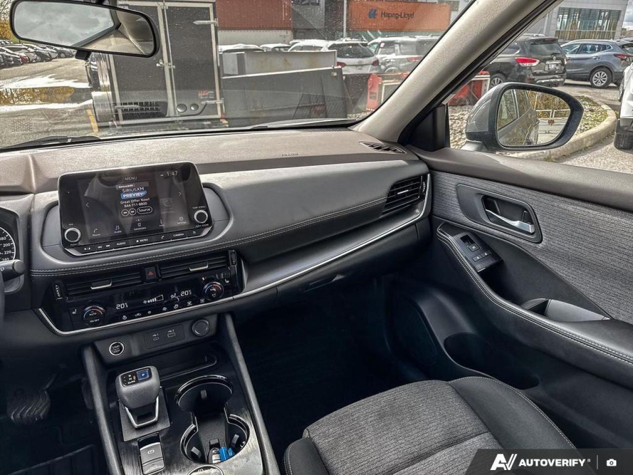 2021 Nissan Rogue SV Photo