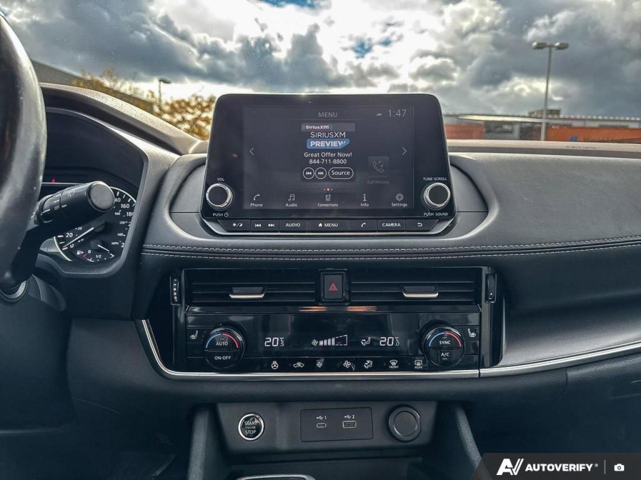 2021 Nissan Rogue SV Photo