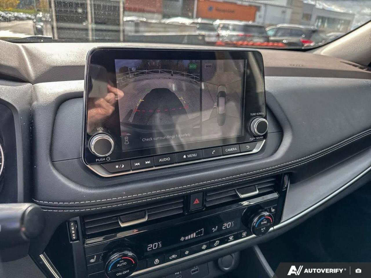 2021 Nissan Rogue SV Photo