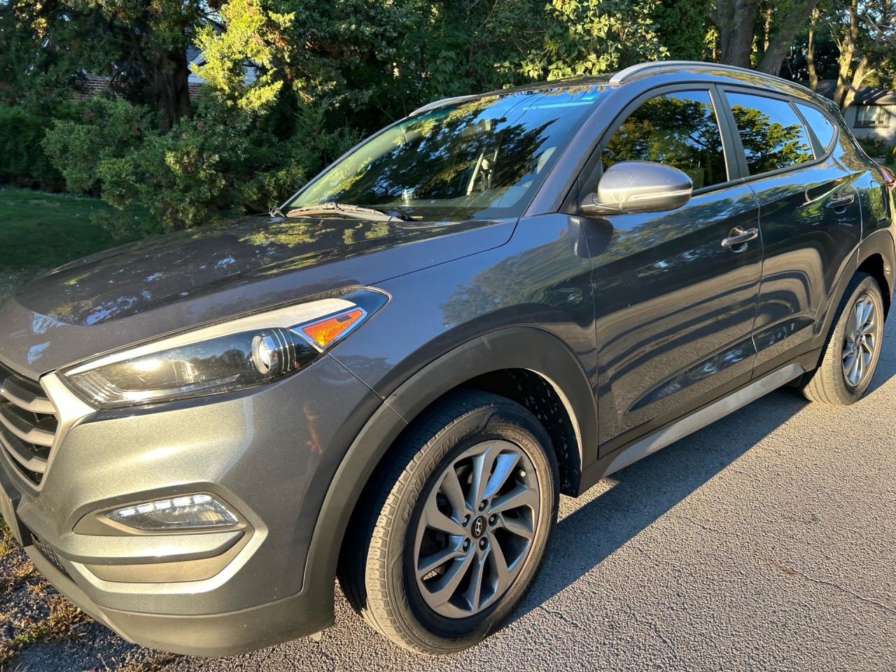 2017 Hyundai Tucson FWD 4dr 2.0L Premium Photo