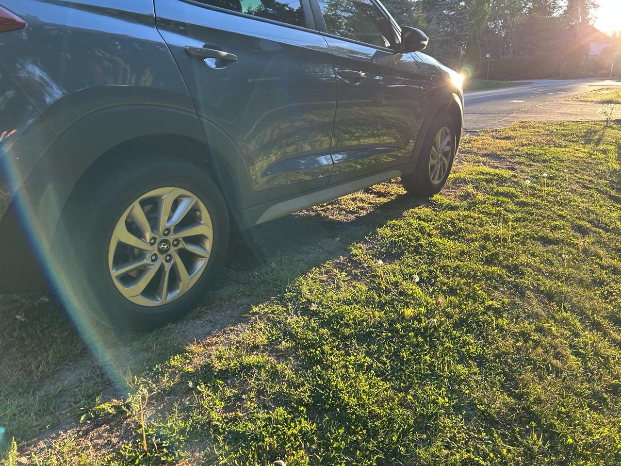 2017 Hyundai Tucson FWD 4dr 2.0L Premium Photo